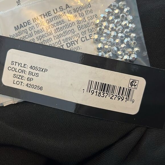 XSCAPE 4053XP Rhinestone Block Illusion Gown Black/Nude Size 6P $309 - Picture 6 of 8